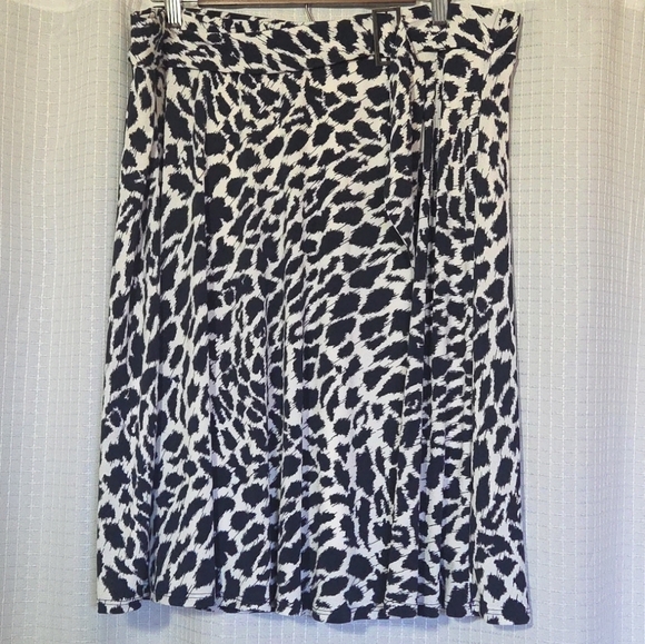 Le Lis Dresses & Skirts - Le Lis Women's Navy +White Animal Print  Skirt Sz XL Made In USA